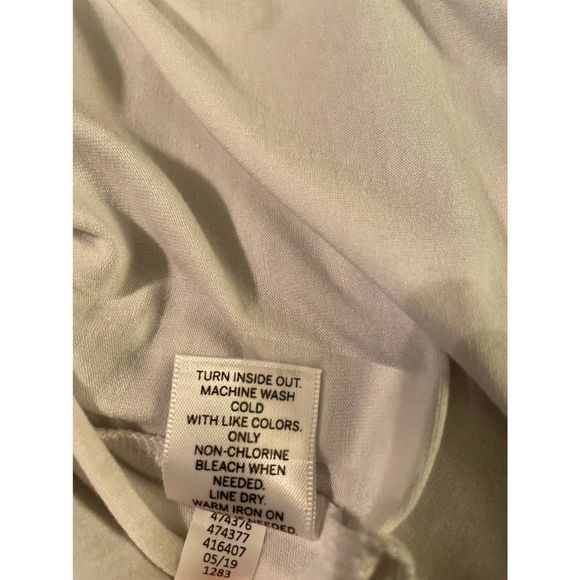 Dressbarn | Sleeveless white top with ruching details size medium NWT - Picture 5 of 6